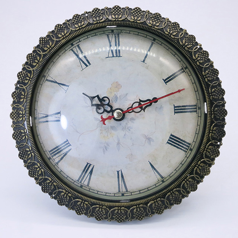 Antike Uhr mit 150mm Durchmesser Schaukelwand
